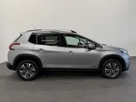 Peugeot 2008 1.2 PureTech Allure thumbnail 5