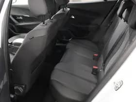 Peugeot 2008 1.2 Hybrid 136 pk Automaat Allure thumbnail 11