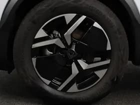 Peugeot 2008 1.2 Hybrid 136 pk Automaat Allure thumbnail 33