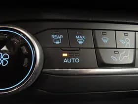 Ford Fiesta 1.0 EcoBoost Hybrid Titanium thumbnail 11