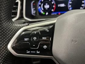 Volkswagen T-Roc thumbnail 14