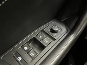 Volkswagen T-Roc thumbnail 9