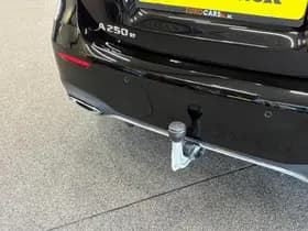 Mercedes-Benz A-Klasse 250 e AMG Line thumbnail 9