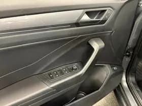 Volkswagen T-Roc 1.5 TSI DSG-7 Aut. Style thumbnail 32