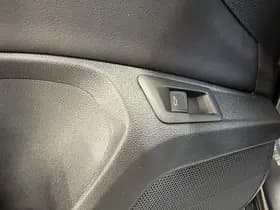 Volkswagen T-Roc 1.5 TSI DSG-7 Aut. Style thumbnail 33