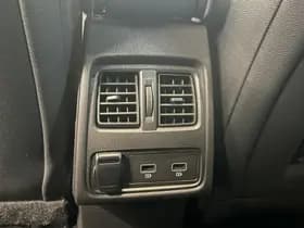 Renault Captur 1.6 E-Tech Plug-in Hybrid 160 R.S. Line thumbnail 17