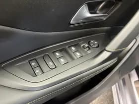 Peugeot 308 1.6 Plug-in Hybrid 180 GT thumbnail 14