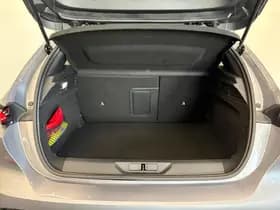 Peugeot 308 1.6 Plug-in Hybrid 180 GT thumbnail 32