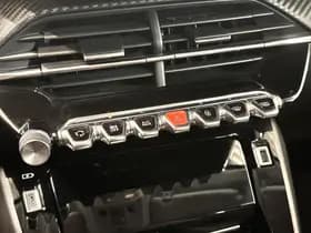 Peugeot E-208 EV Allure Pack 50 kWh thumbnail 19