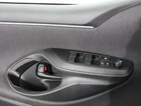 Toyota Yaris thumbnail 13