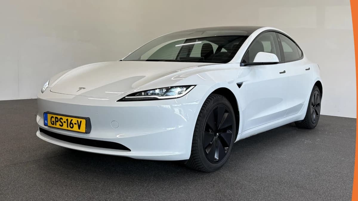 Tesla Model 3 — foto 1