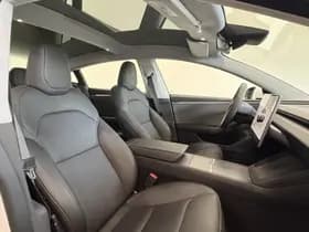 Tesla Model 3 thumbnail 32