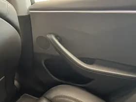 Tesla Model 3 thumbnail 34