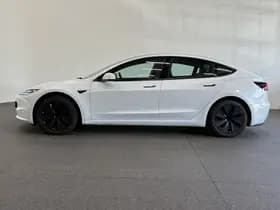 Tesla Model 3 thumbnail 6