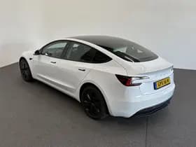 Tesla Model 3 thumbnail 9