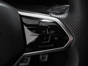 Volkswagen Golf thumbnail 17