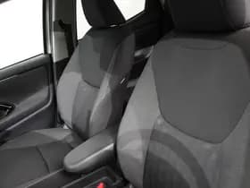 Toyota Yaris thumbnail 11