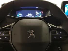 Peugeot E-2008 EV Allure Pack 50 kWh thumbnail 8
