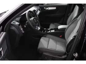 Volvo XC40 thumbnail 2