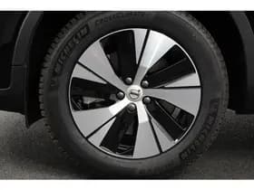 Volvo XC40 thumbnail 3