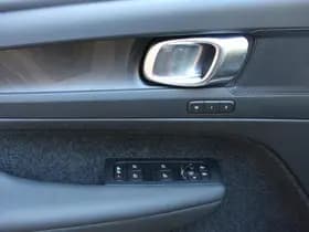 Volvo XC40 1.5 T4 Plug-in hybrid Plus Bright thumbnail 10