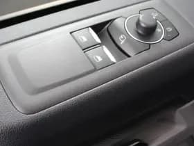 Ford Transit Custom 340 2.5 PHEV L2H1 Limited thumbnail 15