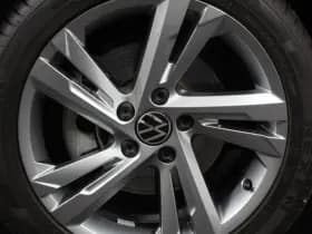 Volkswagen Golf 1.5 eTSI R-Line thumbnail 2