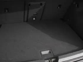 Volkswagen Golf 1.5 eTSI R-Line thumbnail 32