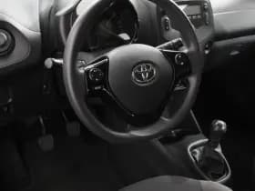 Toyota Aygo 1.0 VVT-i x-fun thumbnail 2