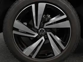 Volkswagen T-Roc thumbnail 3