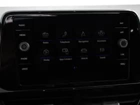 Volkswagen T-Roc thumbnail 23