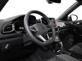 Volkswagen T-Roc thumbnail 2