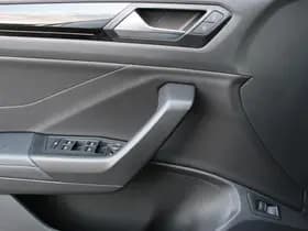 Volkswagen T-Roc thumbnail 16