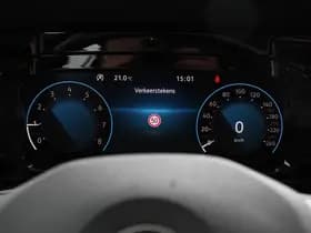 Volkswagen Golf thumbnail 3
