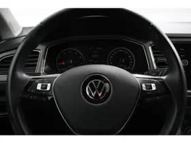 Volkswagen T-Roc thumbnail 12