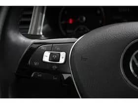 Volkswagen T-Roc thumbnail 13