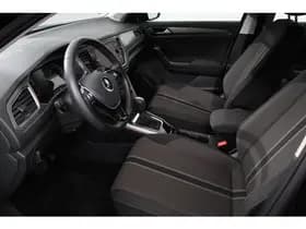 Volkswagen T-Roc thumbnail 3