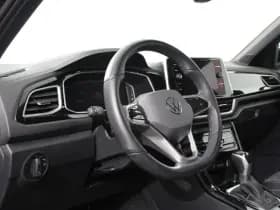 Volkswagen T-Roc thumbnail 2
