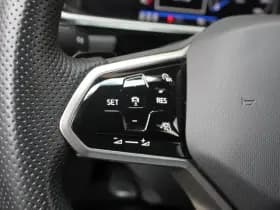Volkswagen T-Roc thumbnail 11