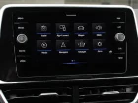 Volkswagen T-Roc thumbnail 37