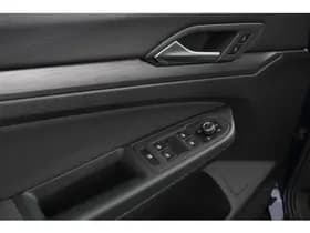 Volkswagen Golf thumbnail 12