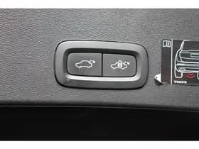 Volvo XC40 thumbnail 3