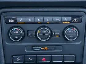 Volkswagen Beetle thumbnail 7