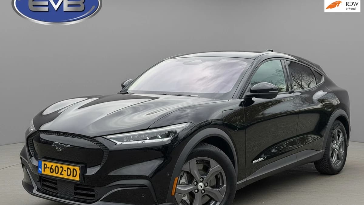 Ford Mustang — foto 1