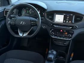 Hyundai Ioniq thumbnail 4