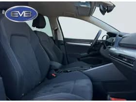 Volkswagen Golf thumbnail 4