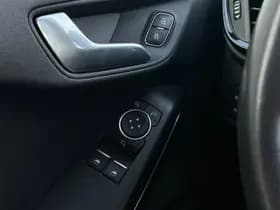 Ford Fiesta thumbnail 16