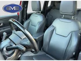 Jeep Renegade thumbnail 4