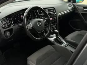 Volkswagen Golf thumbnail 24