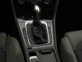 Volkswagen Golf thumbnail 10